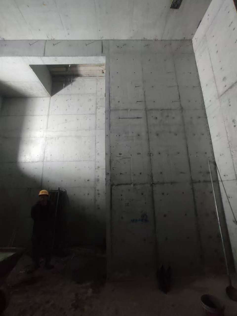 楚雄墙上开槽钢筋断了有影响吗